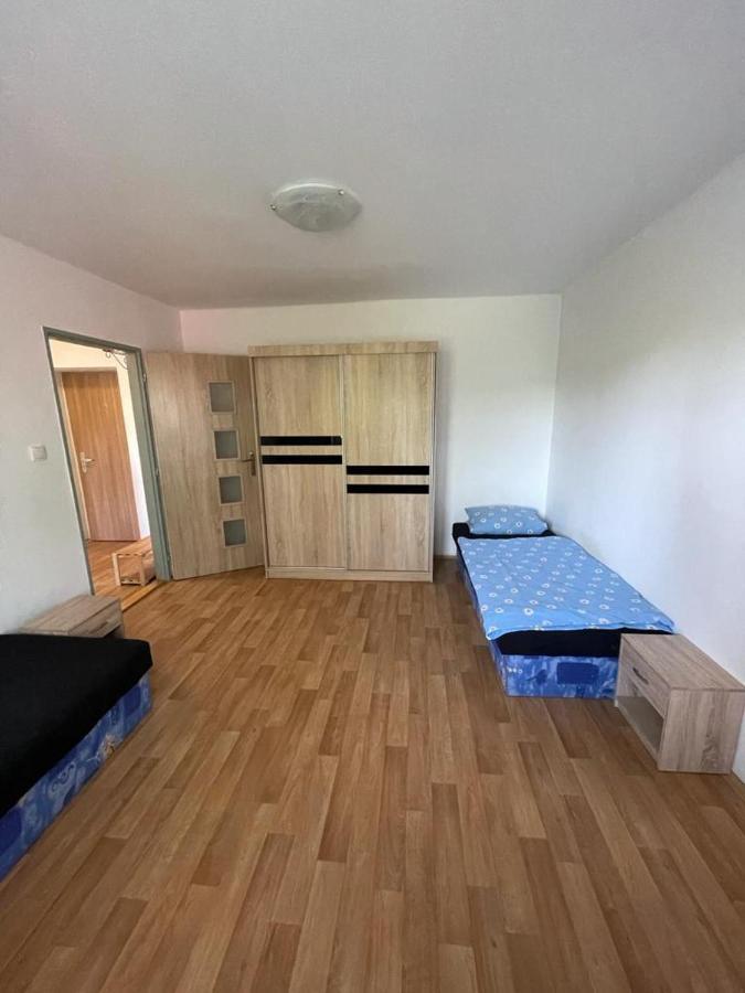 Apartmany - Skolni 호무토프 외부 사진