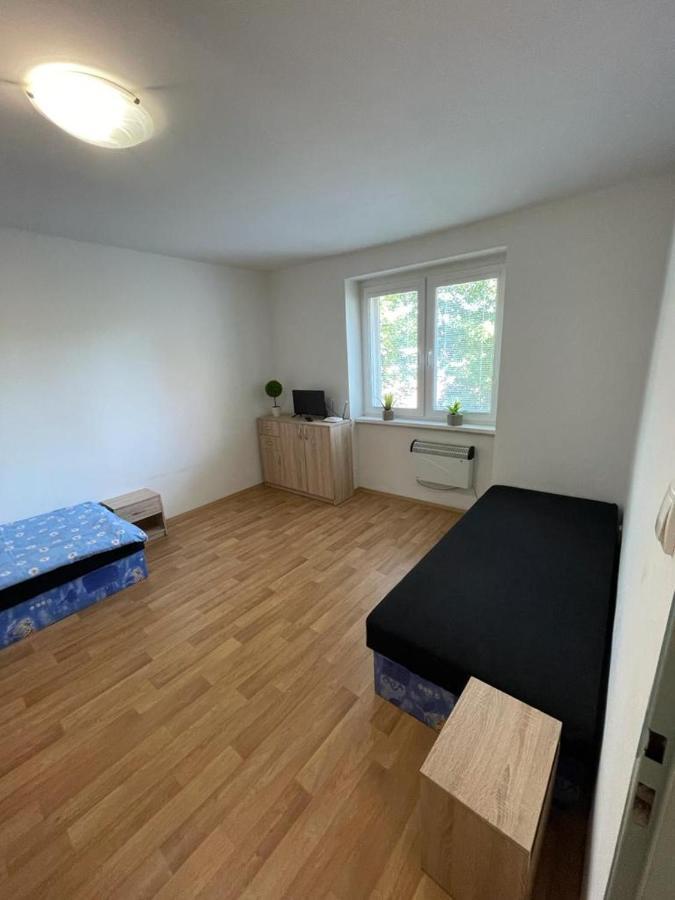 Apartmany - Skolni 호무토프 외부 사진