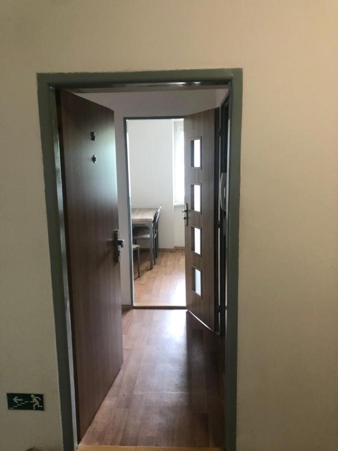 Apartmany - Skolni 호무토프 외부 사진